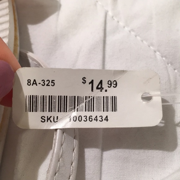 Ardene White Flip Flops - Picture 8 of 8